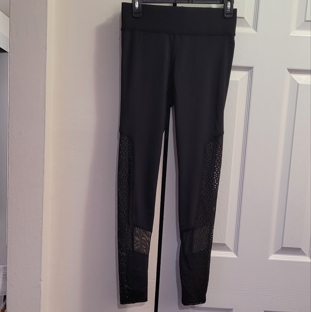 Terez Geometric Floral Laser Cut Leggings with Mesh Panel Size M